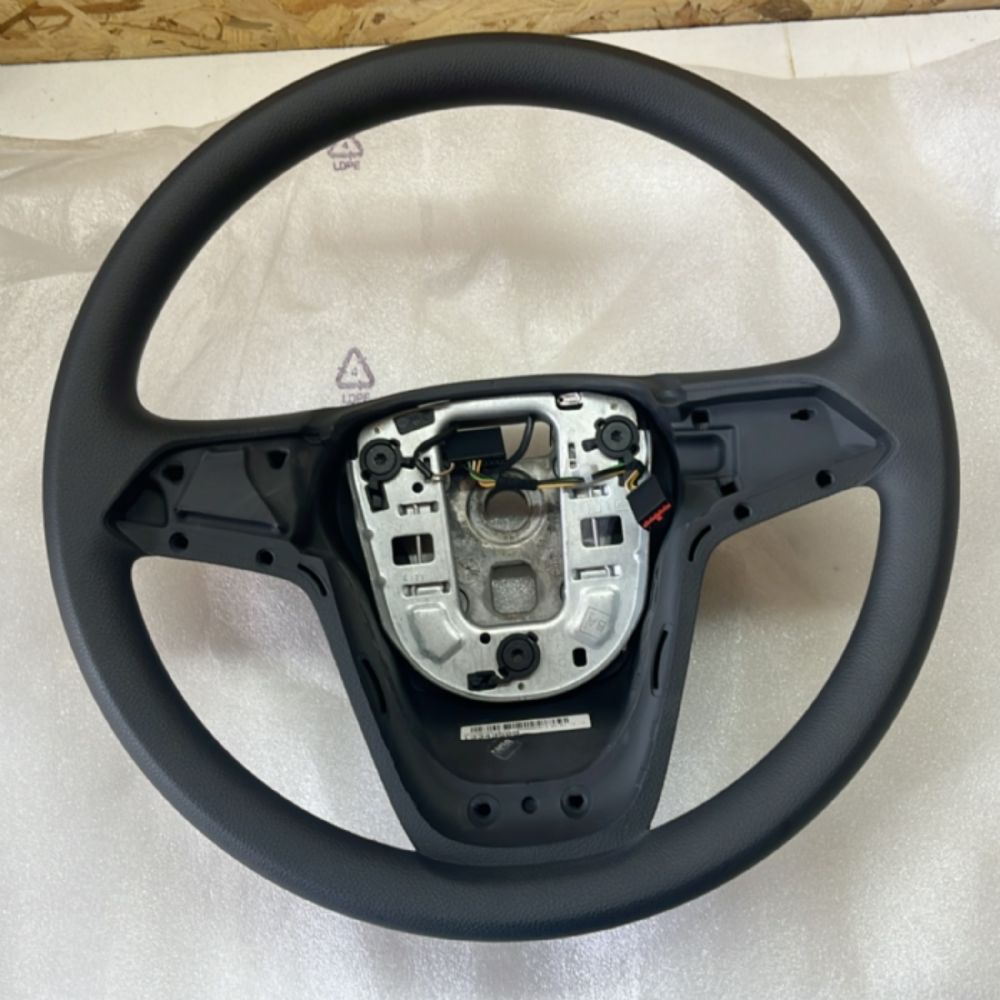 Yeni İhracat Ürünleri | Chevrolet Cruze, Opel Mokka, Astra J Direksiyon Simidi Dikişsiz GM Orijinal 13343509 - 13343505 | 13343505 | 