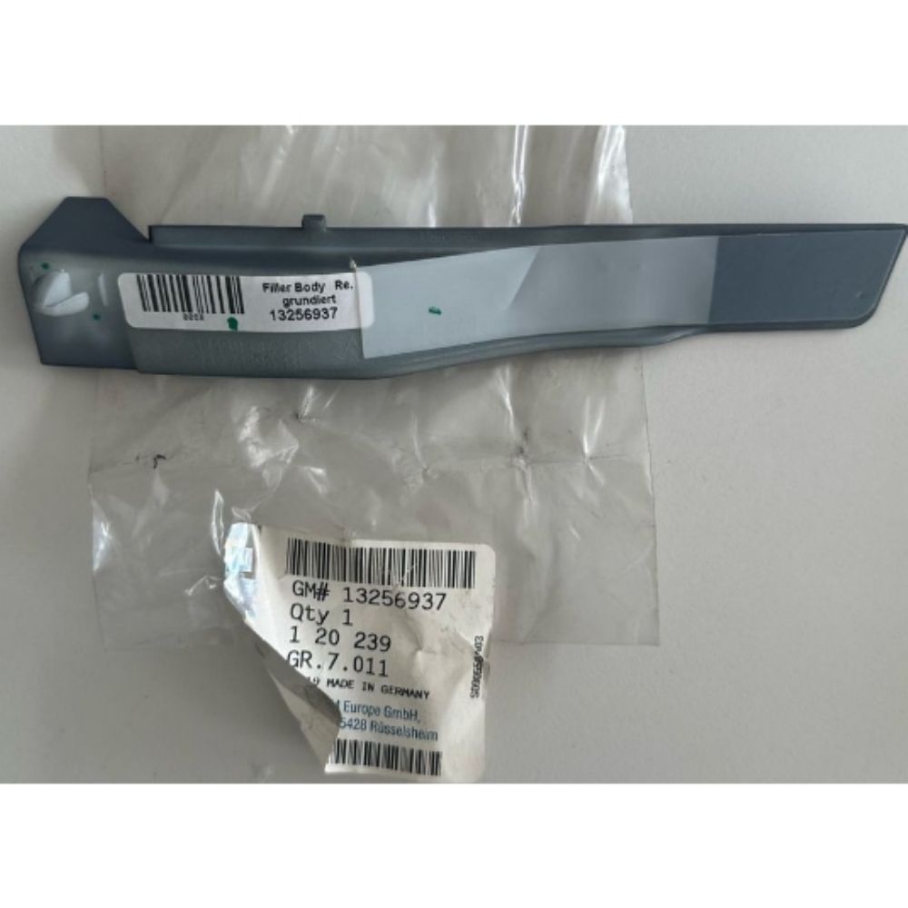 Opel Corsa D Çamurluk Çıtası Sağ Astarlı GM Orijinal 13256937